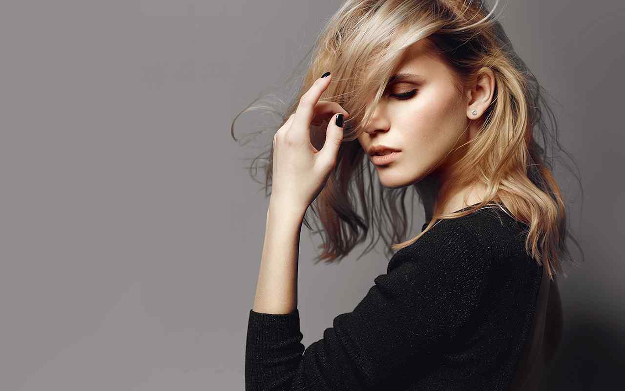 https://teehemglam.ca/wp-content/uploads/2021/10/background_slider.jpg